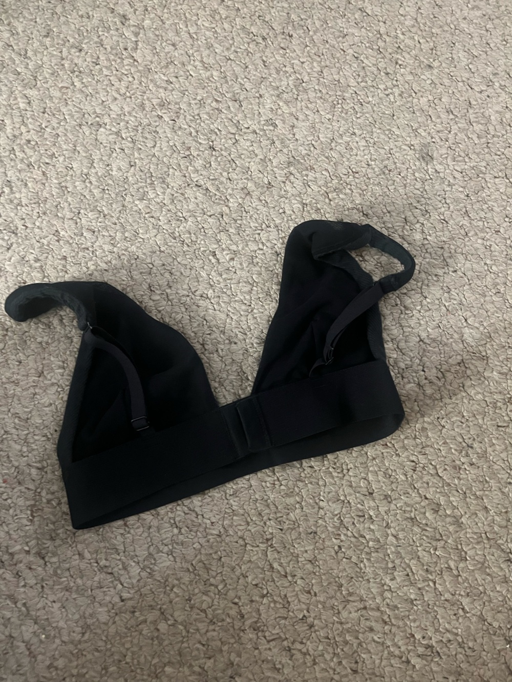 SKIMS women's triangle plunge bralette - Picture 5 of 7